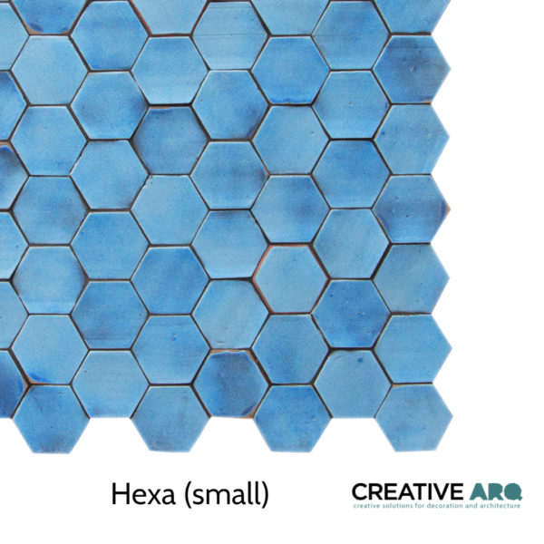 A3D wall ceramic tile with colorful features and partially handmade in Portugal. Um azulejo tridimensional e feito parcialmente à mão em Portugal.