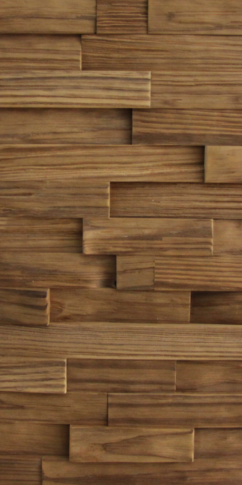 PL37-002 A wood surface composed of different wood strips, organized on a horizontal layout.